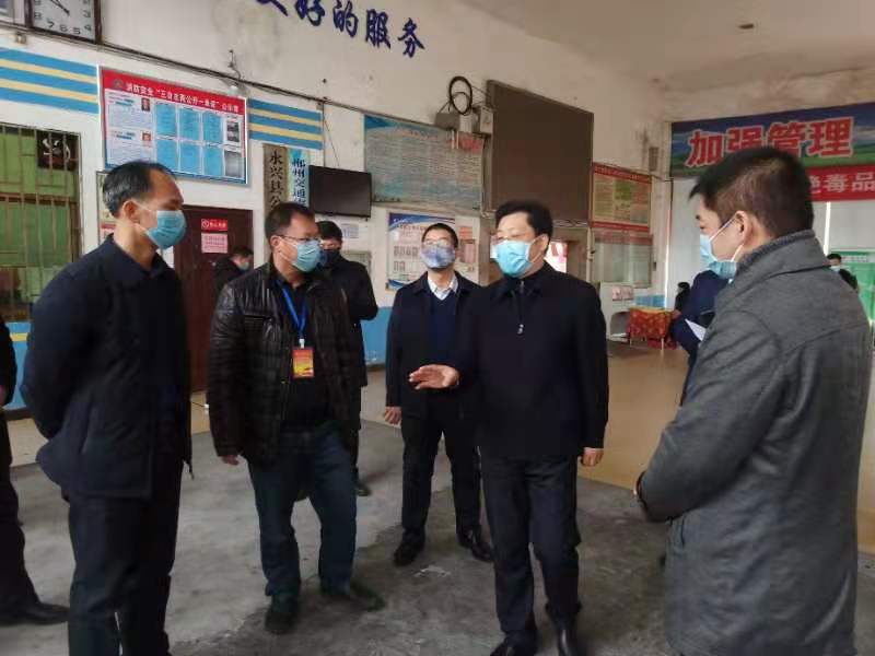 賀遵慶到我司銀都汽車站調(diào)研指導(dǎo)疫情防控和班線恢復(fù)運營工作