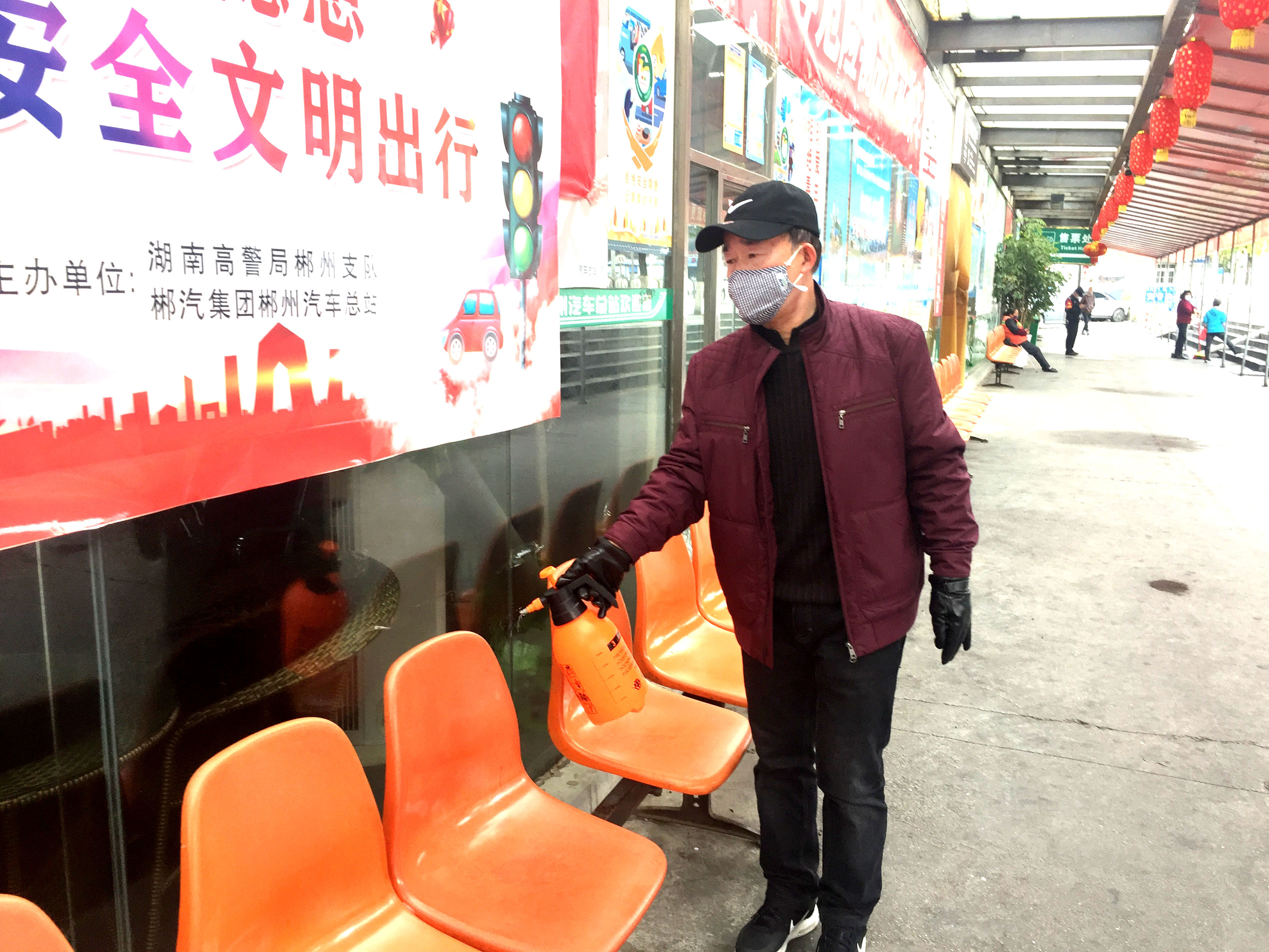 戰(zhàn)疫中的堅(jiān)守者——丁新光